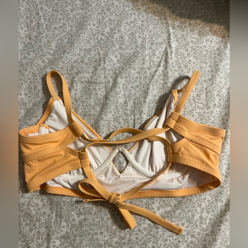 Shade and Shore Women’s Light Orange Underwire Tie Keyhole Bikini Top Size 38D - Picture 5 of 5